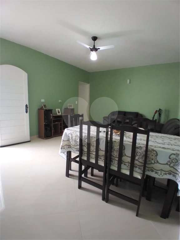 Casa Térrea à venda com 3 suítes em Loty, Itanhaém, SP