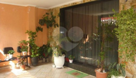 Sobrado à venda com 3 quartos, sendo 2 suítes,  em Vila Gustavo, São Paulo, SP