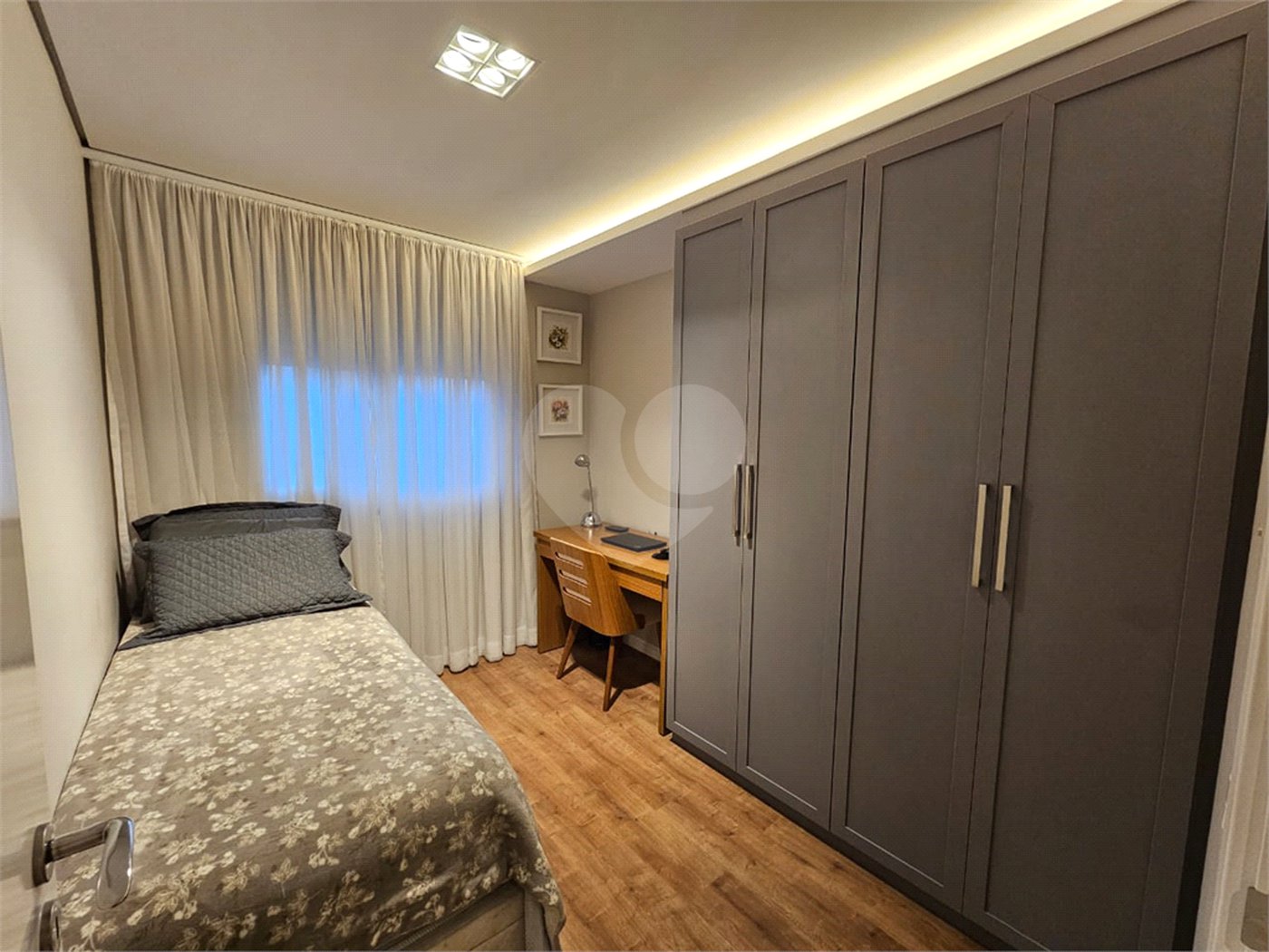 Apartamento à venda com 3 quartos, sendo 1 suíte,  em Brás, São Paulo, SP