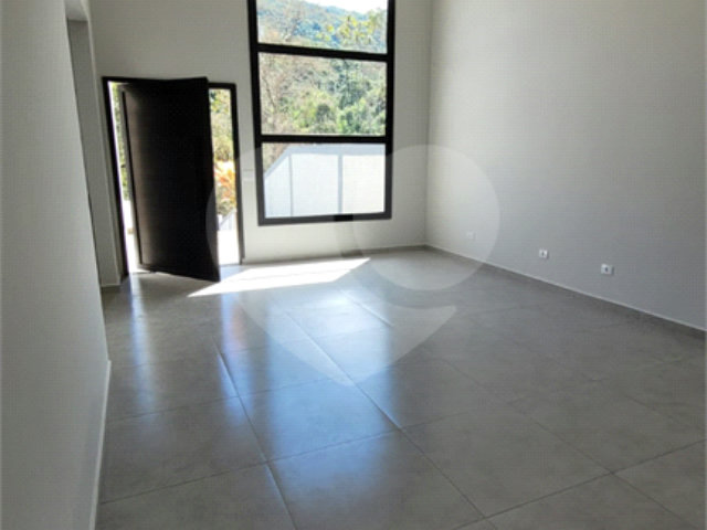 Casa à venda com 3 quartos, sendo 1 suíte,  em Pedra Vermelha (terra Preta), Mairiporã, SP