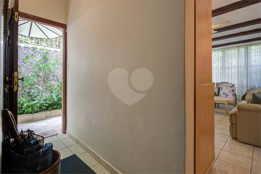 Casa à venda com 3 quartos, sendo 1 suíte, em Alto da Boa Vista, São Paulo, SP