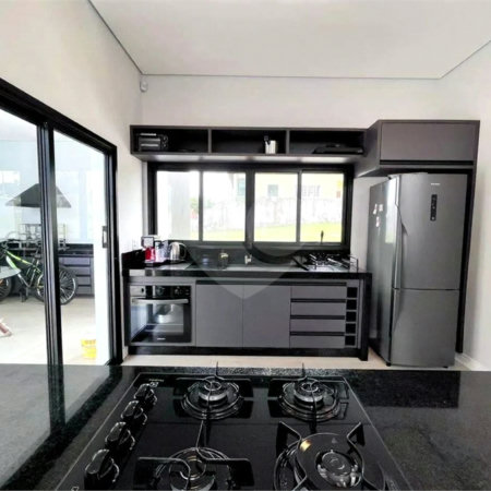 Casa à venda com 3 suítes no condomínio Ninho Verde II, Pardinho - SP