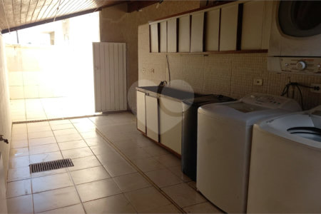 Casa à venda com 3 quartos, sendo 2 suítes, em Jardim Imperial Hills III, Arujá, SP