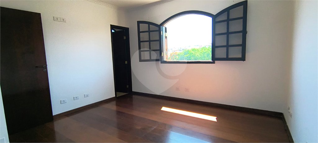 Sobrado à venda com 3 quartos, sendo 2 suítes, em Jardim Ivana, São Paulo, SP
