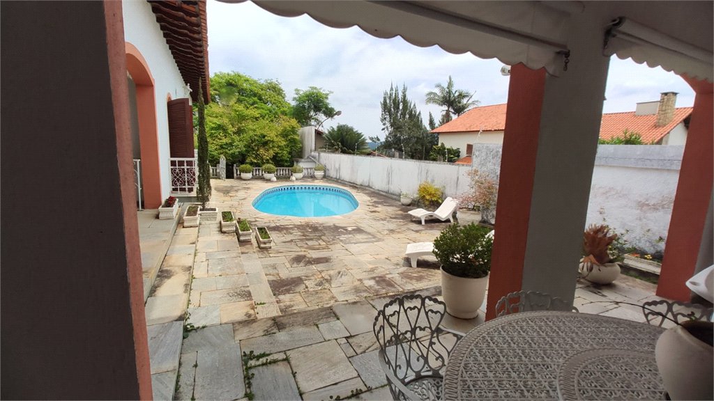 Casa Térrea à venda com 3 quartos, sendo 2 suítes, em Vila Oliveira, Mogi das Cruzes, SP