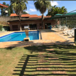 Casa à venda com 6 quartos, sendo 4 suítes, no condomínio Recanto dos Palmares, Atibaia - SP