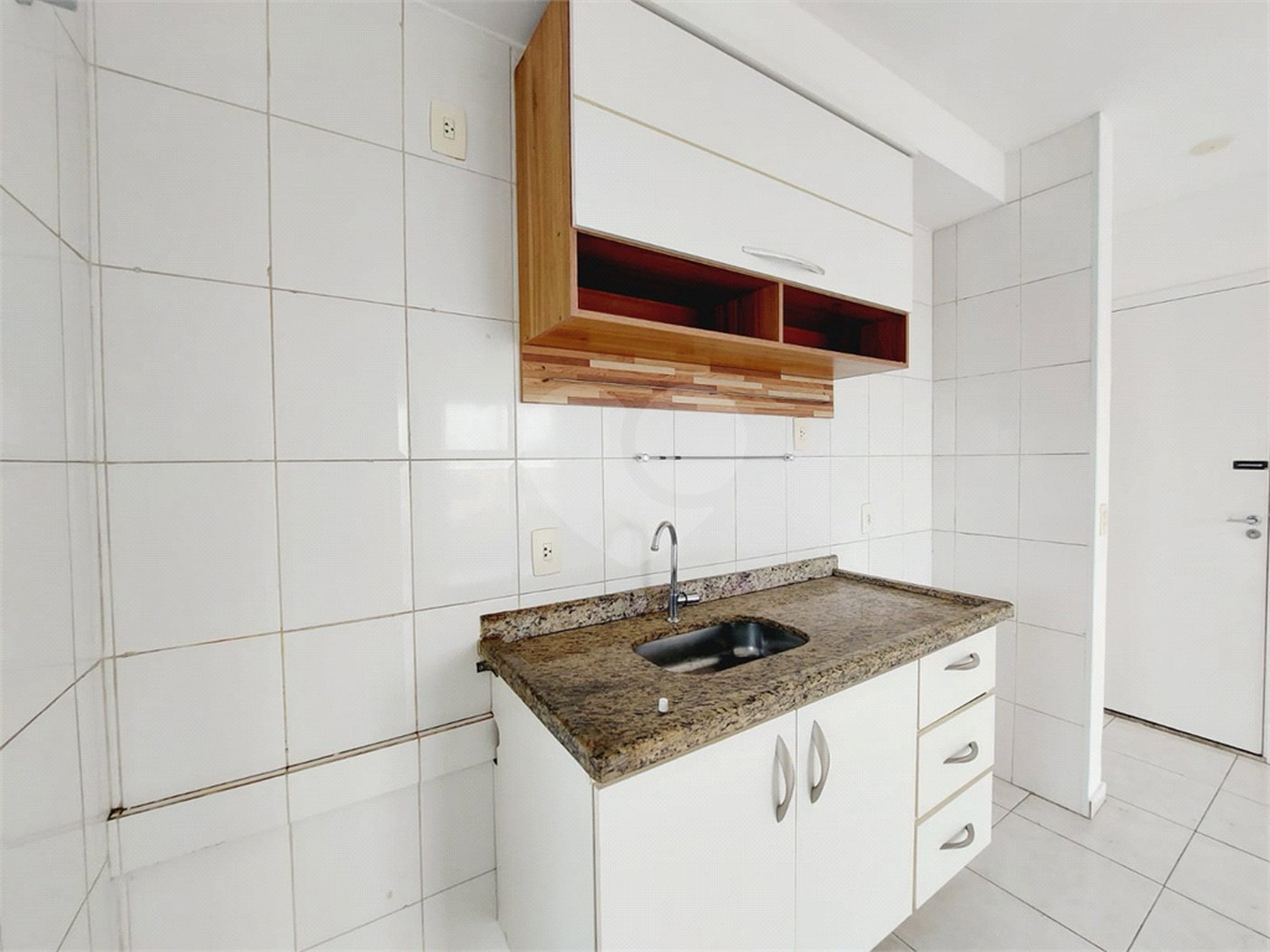 Apartamento à venda ou para alugar com 2 quartos em Vila Anastácio, São Paulo, SP