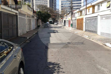 Sobrado à venda com 3 quartos, sendo 1 suíte, em Vila São Francisco (zona Sul), São Paulo, SP