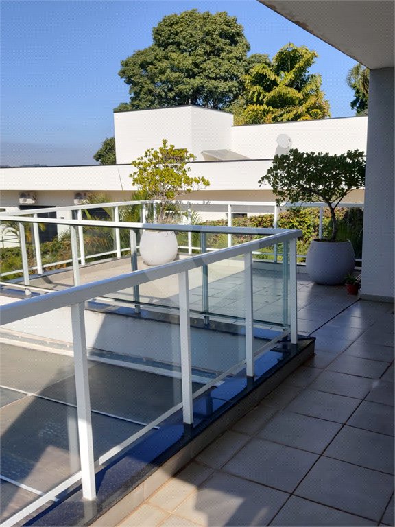 Casa à venda com 4 quartos, sendo 3 suítes, no condomínio Estância Marambaia, Vinhedo - SP