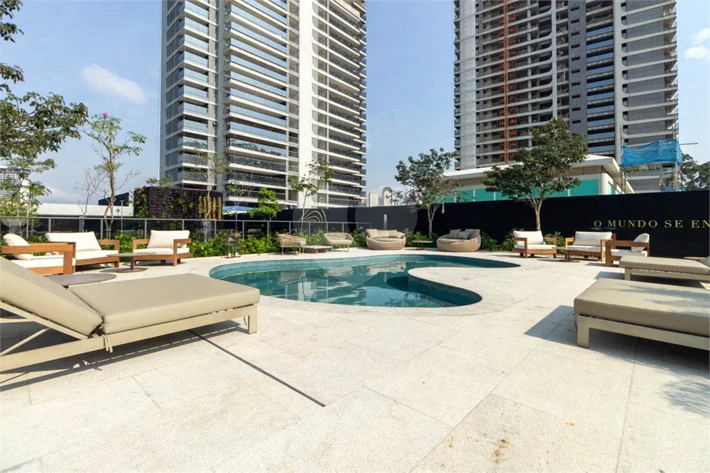 Apartamento à venda com 3 suítes em Jardim Morumbi, São Paulo, SP