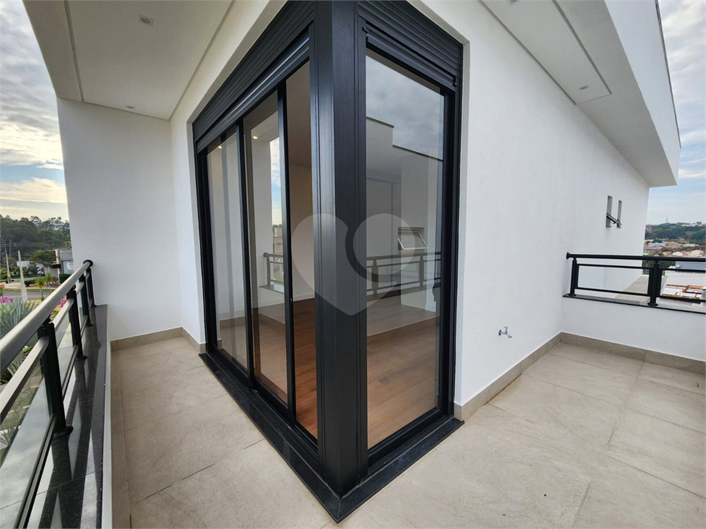 Casa à venda com 3 suítes no condomínio Residencial Central Parque, Salto - SP