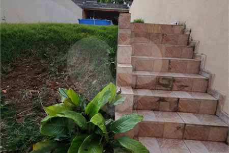 Casa à venda com 3 quartos, sendo 1 suíte,  em Vila Suissa, Mogi das Cruzes, SP