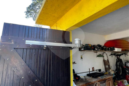 Casa à venda com 3 quartos, sendo 1 suíte, no Centro, Guararema, SP