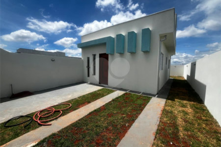 Casa à venda com 2 quartos em Parque Itapê, Itapetininga, SP