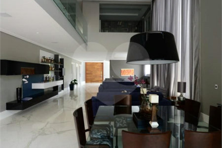 Casa à venda com 5 suítes no condomínio Residencial Tamboré 2, Santana de Parnaíba - SP