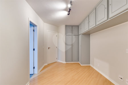 Apartamento à venda com 3 suítes em Granja Julieta, São Paulo, SP