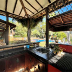 Casa à venda com 4 suítes no condomínio Jardim Mediterrâneo, Cotia - SP