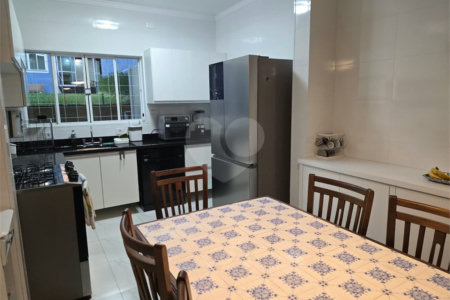 Casa à venda com 3 quartos, sendo 1 suíte, em Santa Teresinha, São Paulo, SP