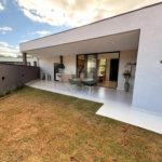 Casa à venda com 3 suítes no condomínio Condomíno Helena Maria, Sorocaba - SP