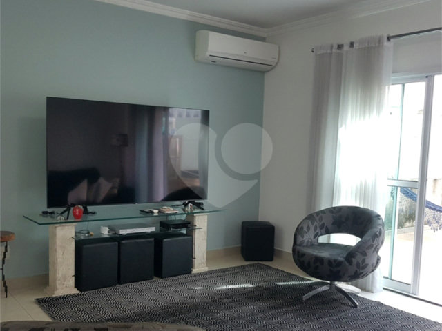 Sobrado à venda com 3 quartos, sendo 2 suítes,  em Santana, São Paulo, SP