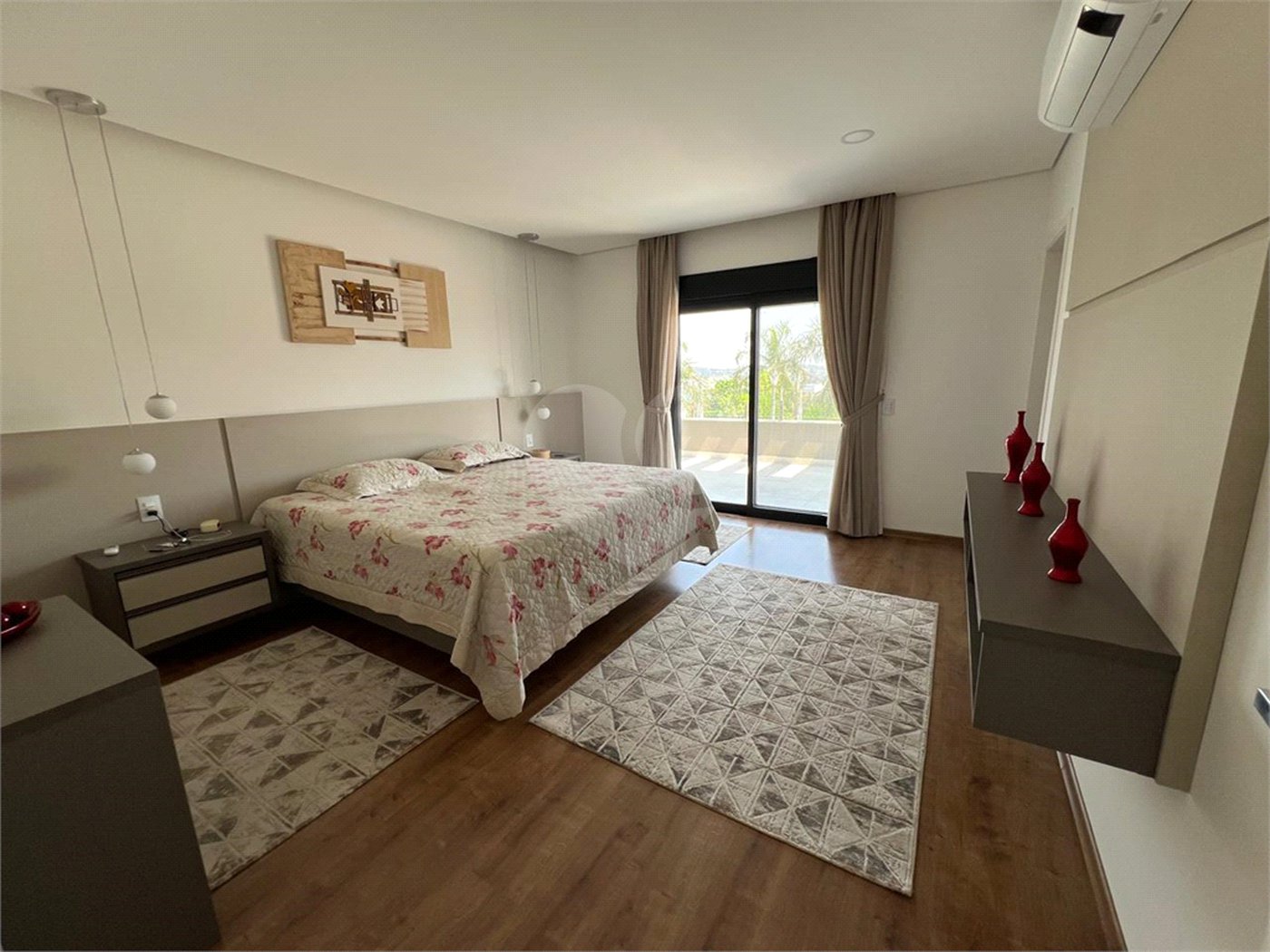 Casa à venda com 5 quartos, sendo 4 suítes, no condomínio Terras de Mont Serrat, Salto - SP