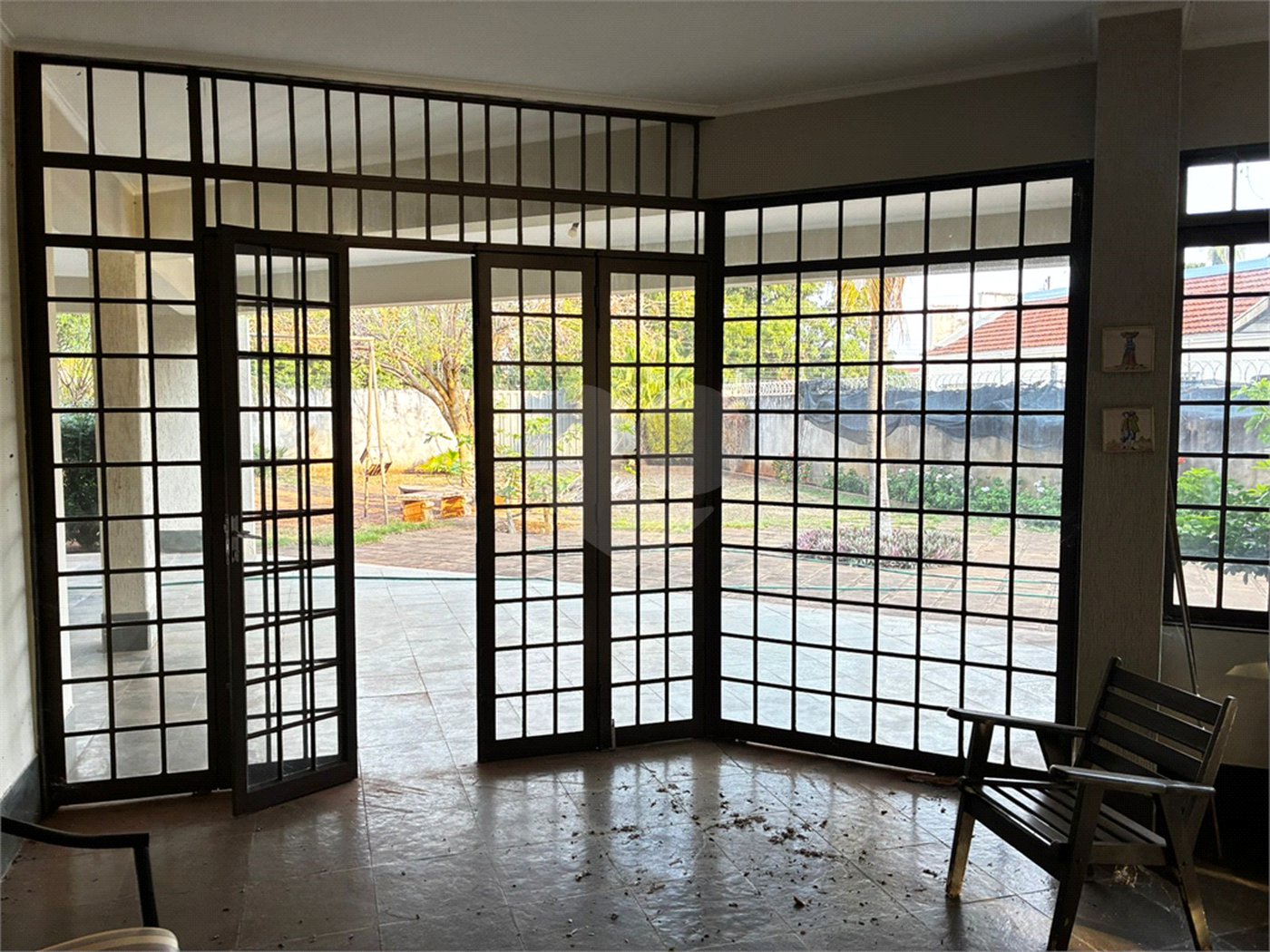 Sobrado para alugar com 4 quartos, sendo 2 suítes,  no Centro, Três Lagoas, MS