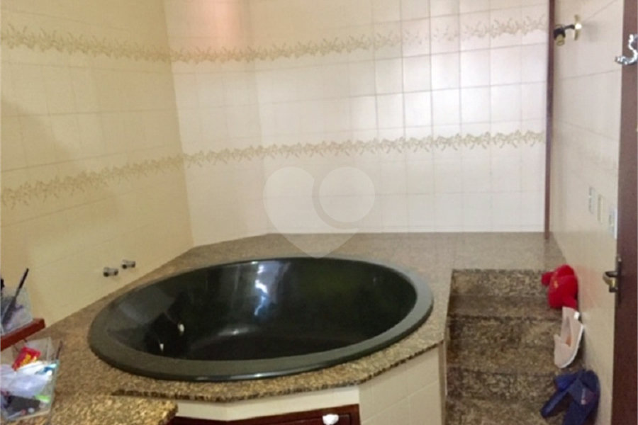 Sobrado à venda com 5 quartos, sendo 2 suítes,  em Tremembé, São Paulo, SP