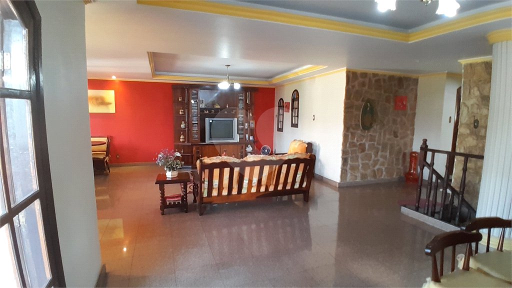 Casa à venda com 4 quartos, sendo 1 suíte, em Bangu, Rio de Janeiro, RJ