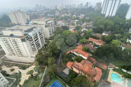 Apartamento à venda com 4 quartos, sendo 1 suíte, em Alto da Boa Vista, São Paulo, SP
