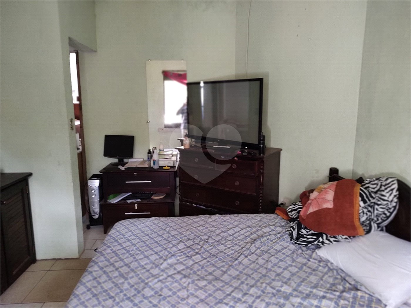 Sobrado à venda com 5 quartos, sendo 4 suítes, em Serra da Cantareira, Mairiporã, SP