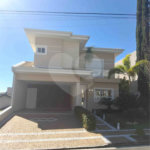 Casa à venda com 3 suítes no condomínio Portal do Jequitibá, Valinhos - SP