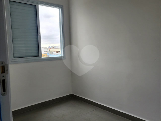 Casa à venda com 2 quartos, sendo 1 suíte,  no condomínio Residencial Sanches, São Paulo - SP