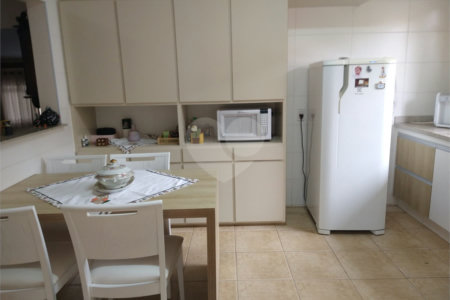 Casa à venda com 3 quartos, sendo 1 suíte, em Chácara São João, São Carlos, SP