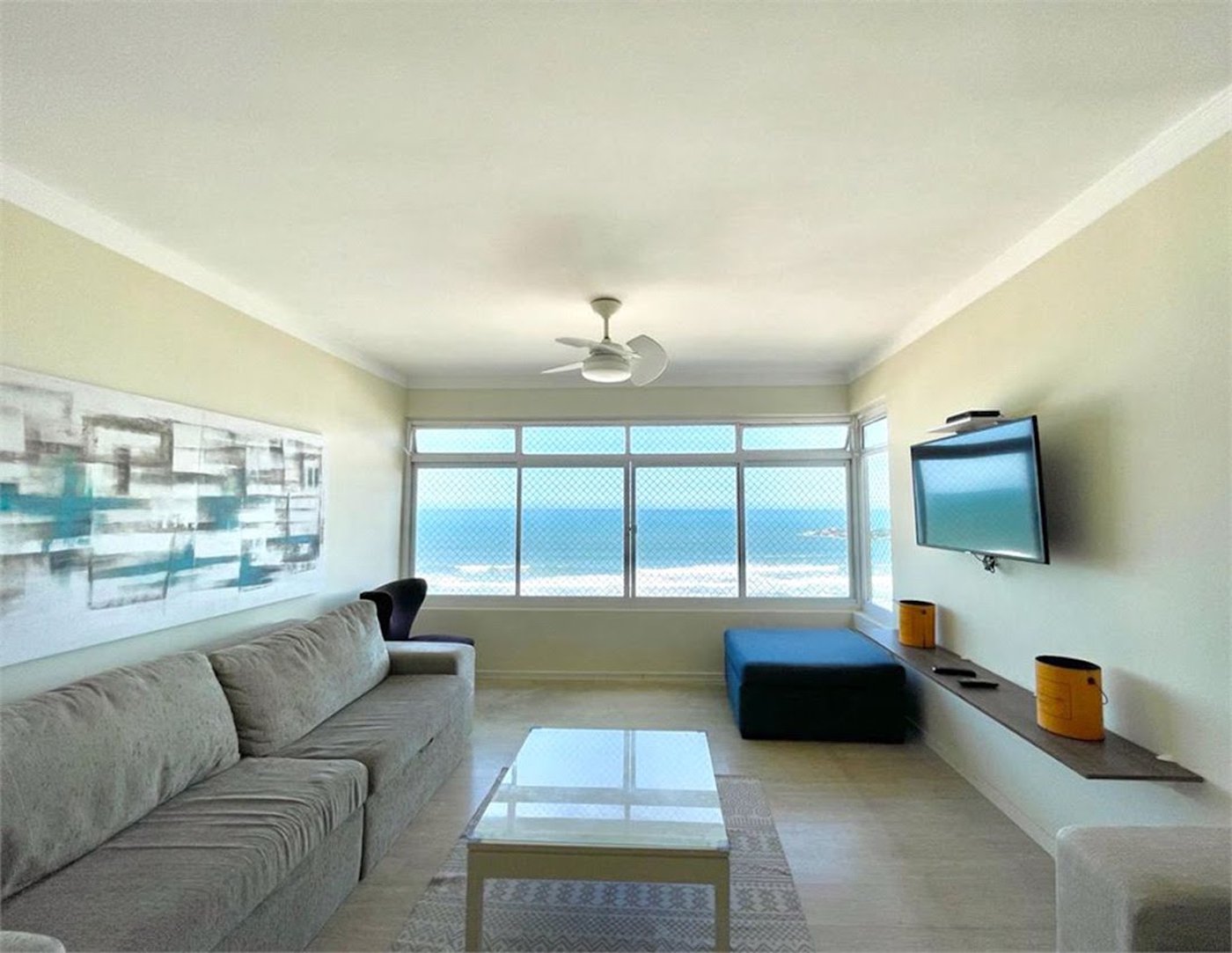 Apartamento Frente Mar com 4 Quartos para Venda ou Locação em Pitangueiras – Guarujá/SP