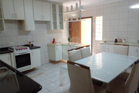 Sobrado à venda com 3 quartos, sendo 1 suíte,  em Vila América, Santo André, SP