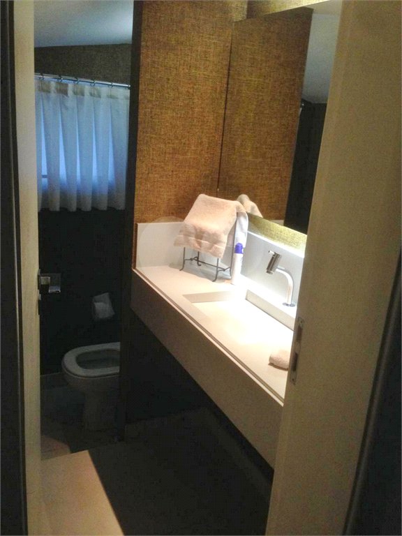 Sobrado à venda com 4 quartos, sendo 1 suíte, em Jardim Novo Mundo, São Paulo, SP