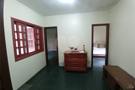 Casa à venda com 4 suítes no condomínio Estância Marambaia, Vinhedo - SP