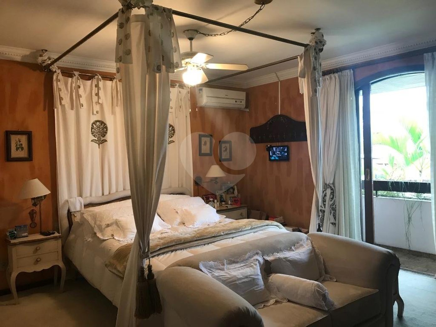 Casa à venda com 5 quartos, sendo 2 suítes,  em Jardim Everest, São Paulo, SP