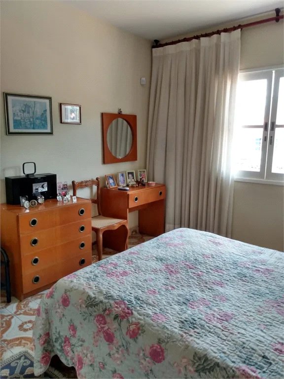 Sobrado à venda com 3 quartos em Vila Cordeiro, São Paulo, SP