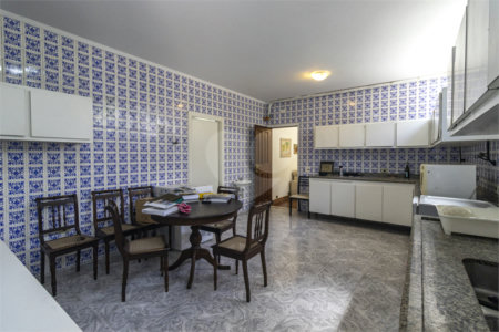 Sobrado à venda com 4 quartos, sendo 2 suítes,  em Vila Morumbi, São Paulo, SP