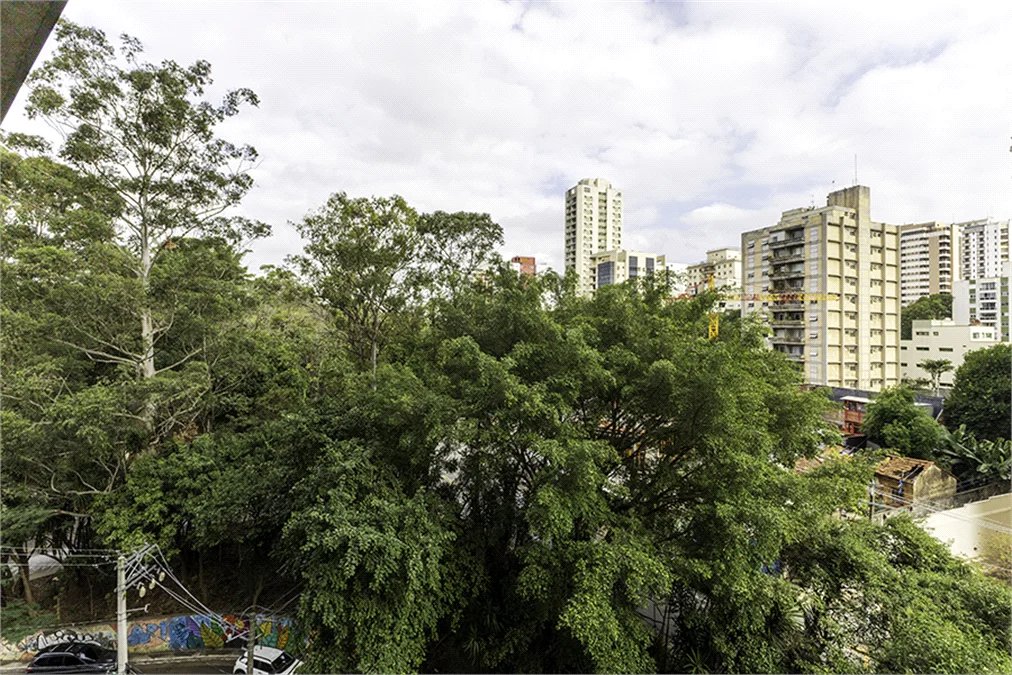 Apartamento à venda ou para alugar com 1 suíte em Jardim das Bandeiras, São Paulo, SP
