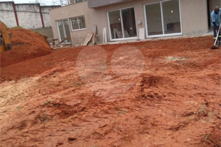 Casa à venda no condomínio Aruã, Mogi das Cruzes - SP