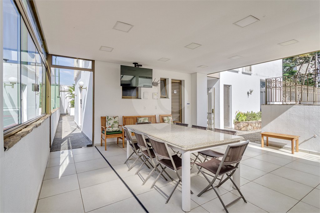 Apartamento à venda com 2 quartos, sendo 1 suíte, em Campo Belo, São Paulo, SP