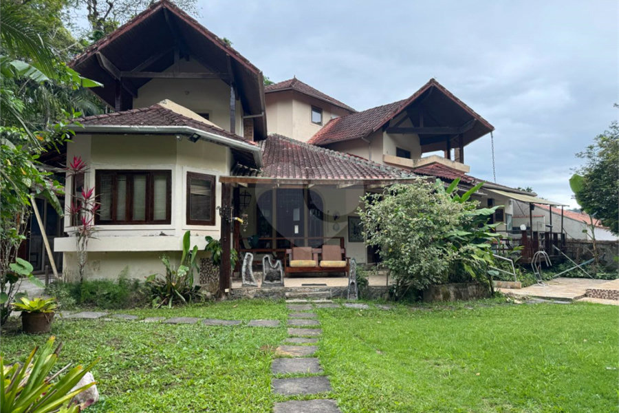 Casa à venda com 6 suítes em Massaguaçu, Caraguatatuba, SP