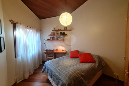 Casa Térrea à venda com 4 quartos, sendo 2 suítes, em Interlagos, São Paulo, SP