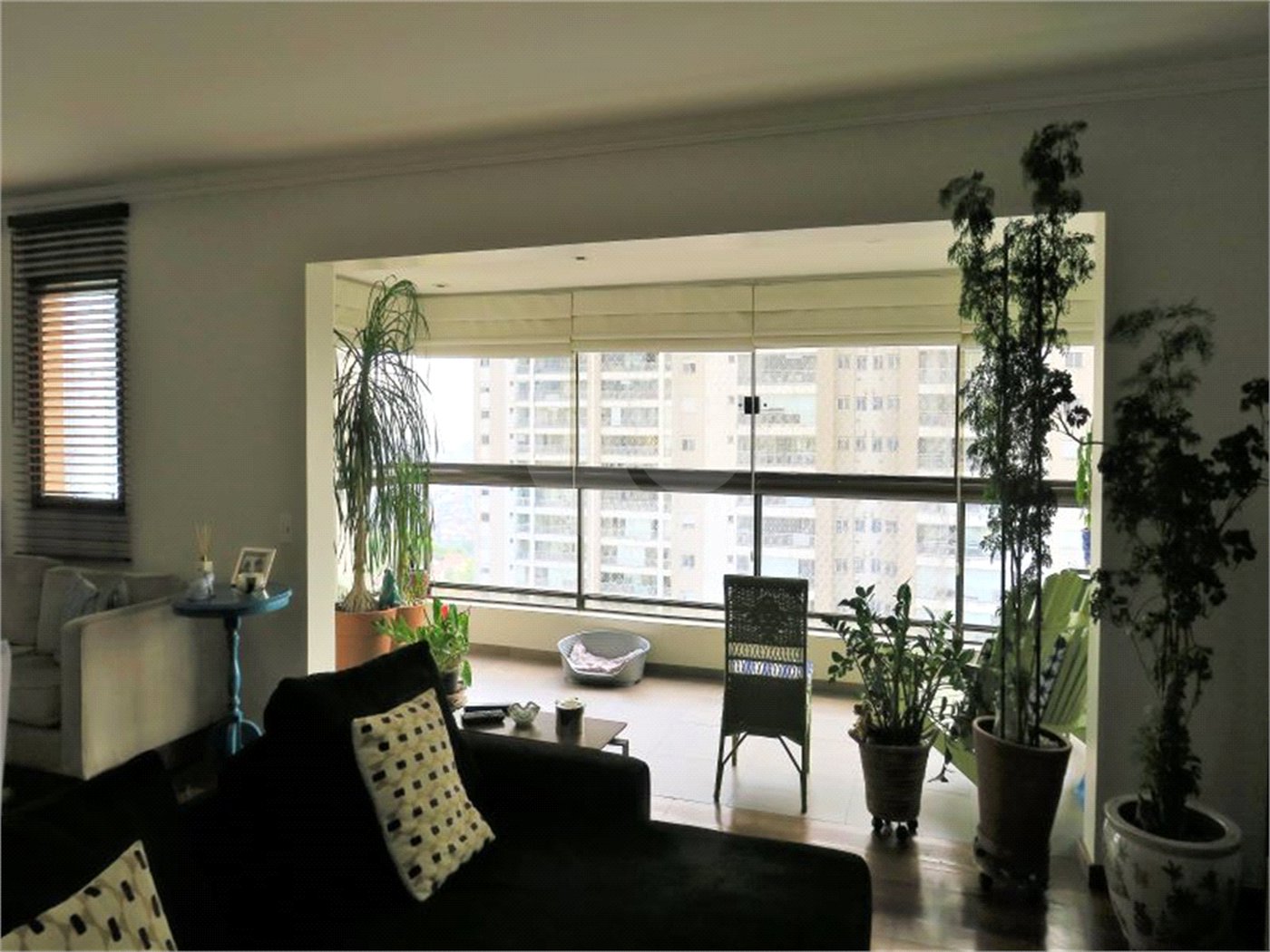 Apartamento à venda com 4 quartos, sendo 3 suítes,  em Jardim Monte Kemel, São Paulo, SP