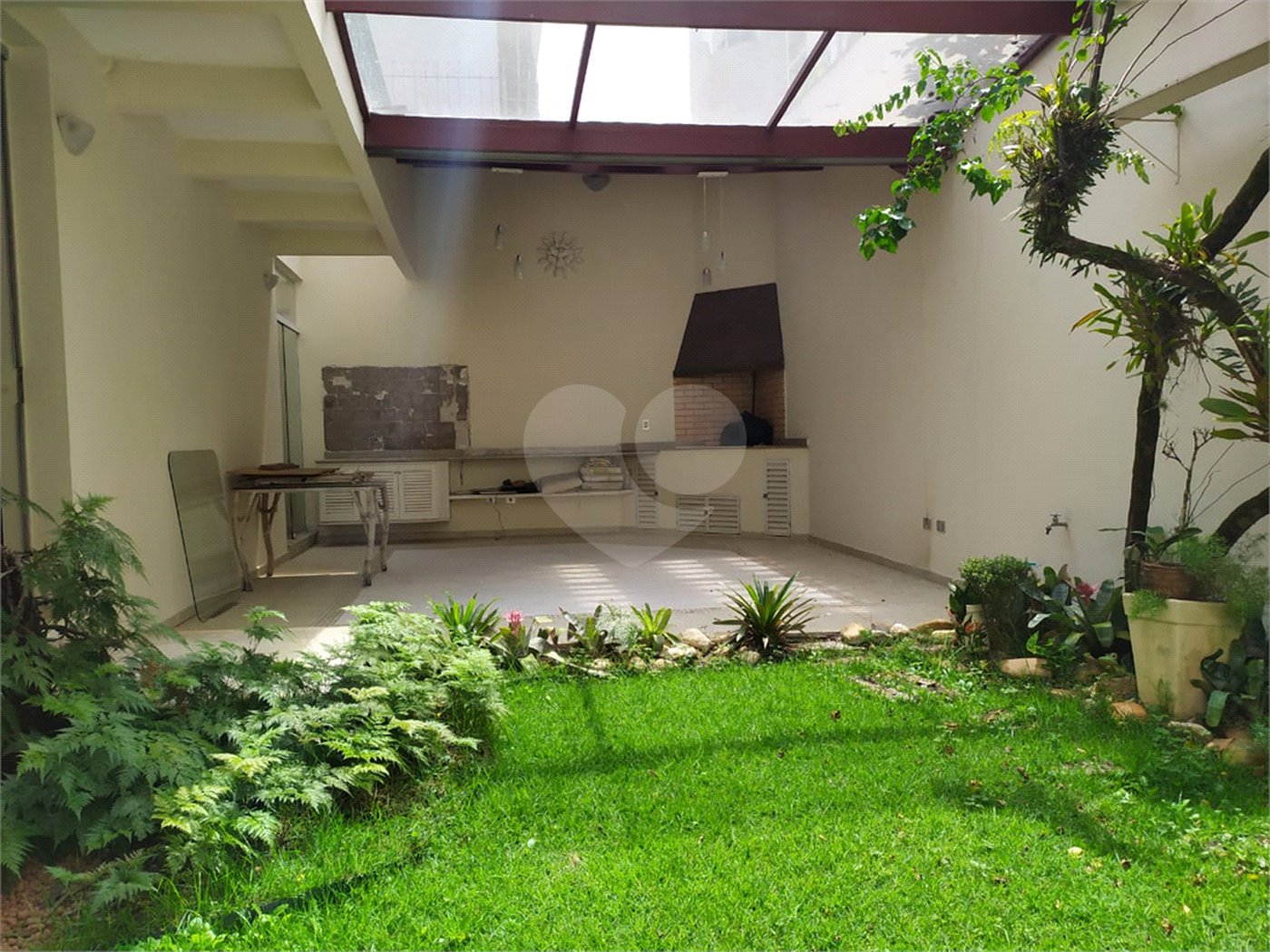 Casa à venda com 4 quartos, sendo 2 suítes, em Jardim das Vertentes, São Paulo, SP