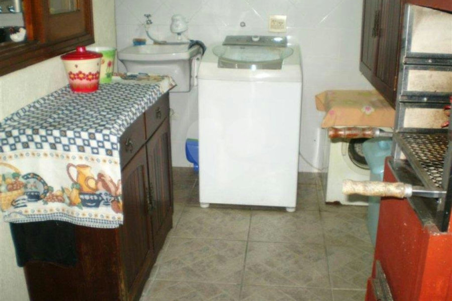 Casa à venda com 3 quartos, sendo 1 suíte, no condomínio Barbará II, São Paulo - SP