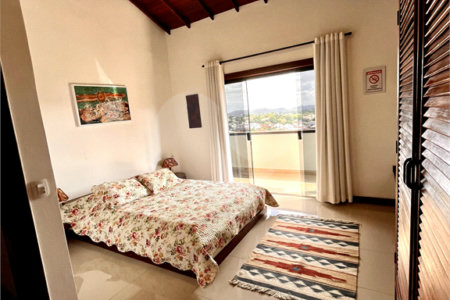 Casa à venda com 6 quartos, sendo 5 suítes,  em Alto de Búzios, Armação dos Búzios, RJ