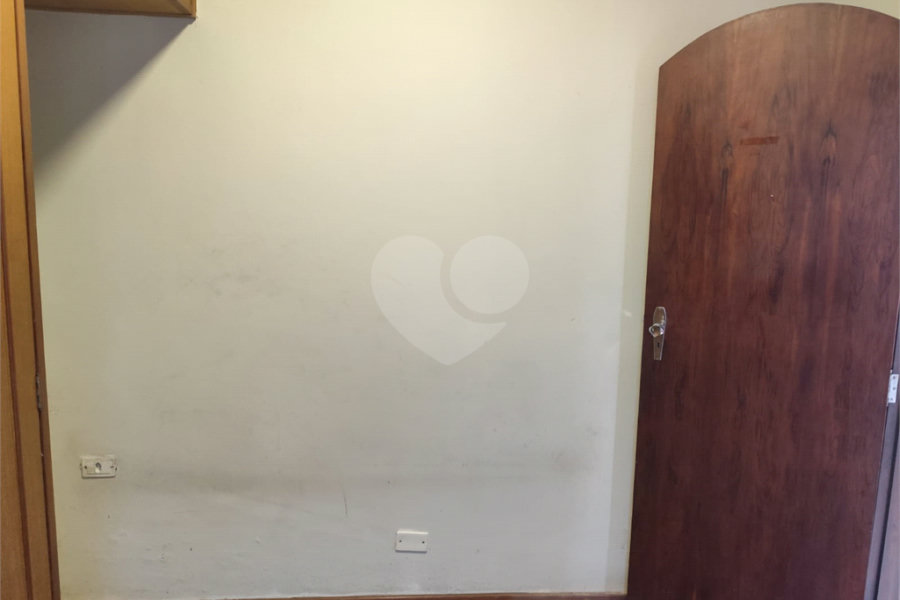 Sobrado à venda com 2 quartos em Vila Nivi, São Paulo, SP